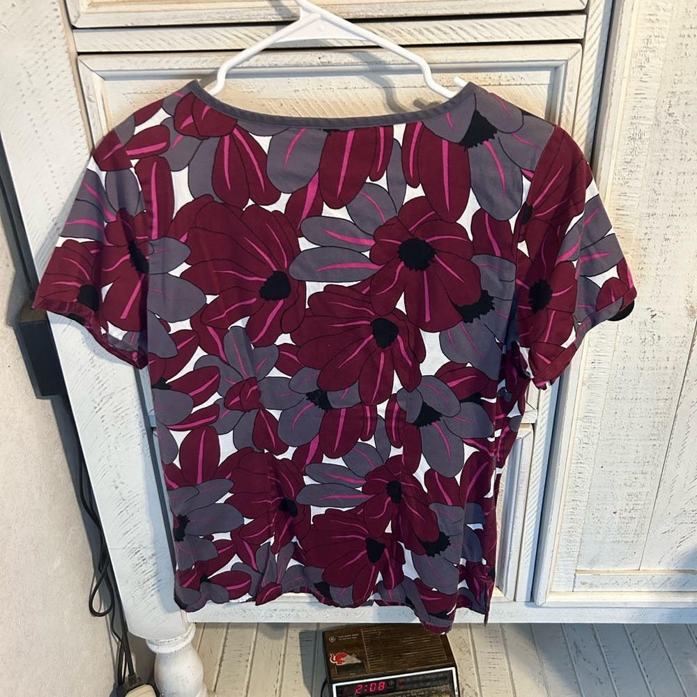 Beyondscrubs top